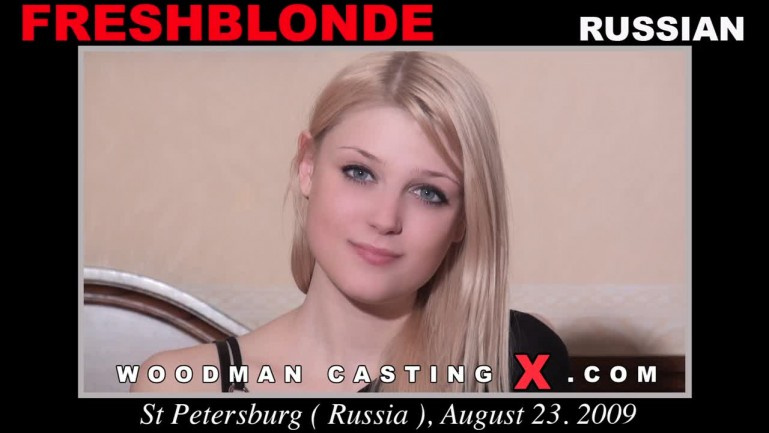 Шаловливая русская блондинка пробует групповуху на кастинге Вудмана