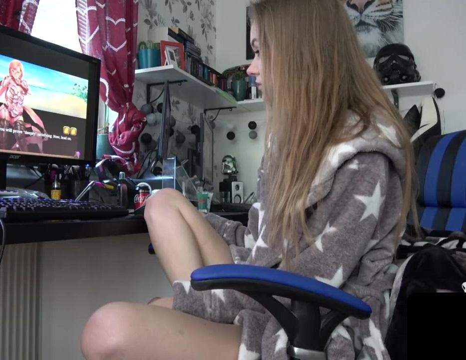 Порно Девушка Играет В Видео Игры