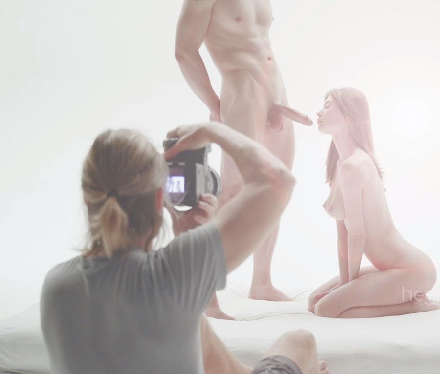 Закадровое видео с порно площадки с красивой моделью Анной